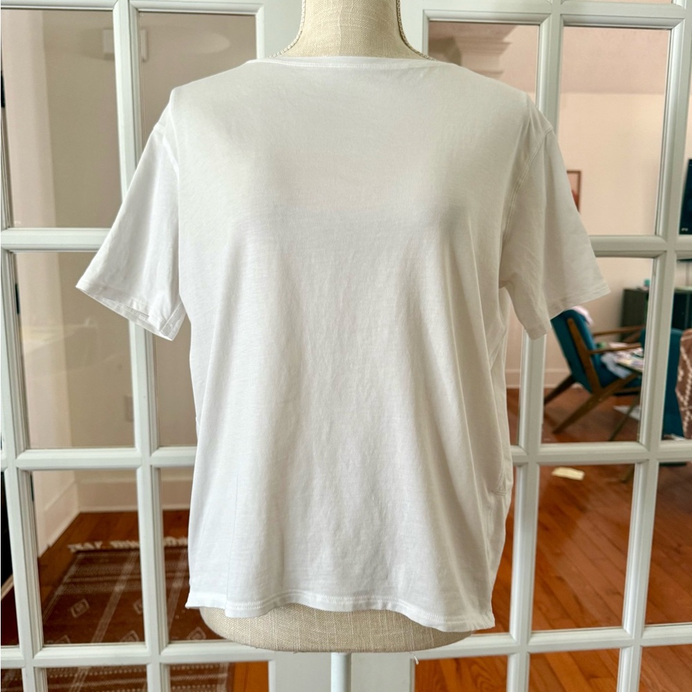 Lululemon Back in Action Short Sleeve Tee - Picture 2 of 9